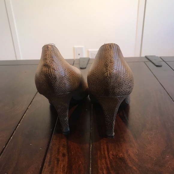 Escada beige pointy leather animal like - Picture 3 of 6